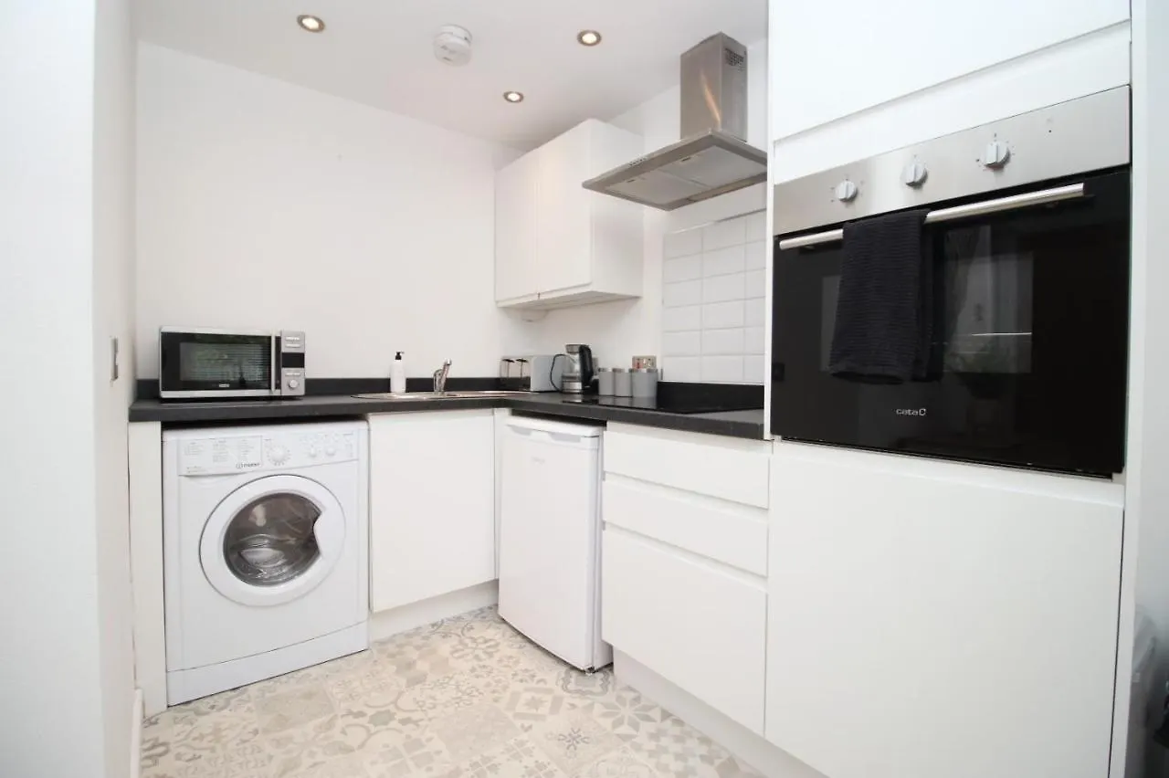 Apartment Central Mumbles Apartment, Properties By O & G, Incredible Location, Sleeps 4!