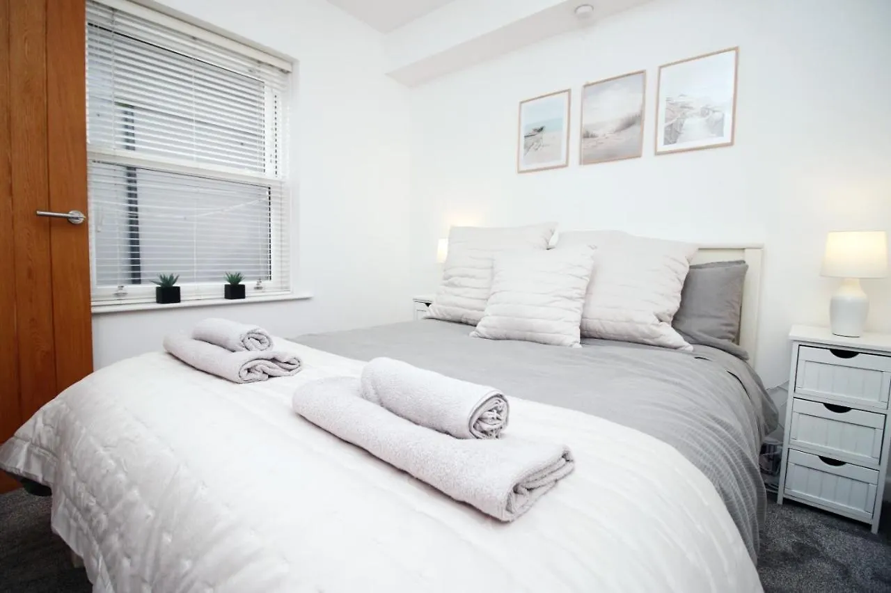 Apartment Central Mumbles Apartment, Properties By O & G, Incredible Location, Sleeps 4! United Kingdom