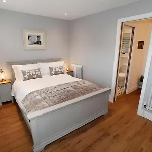 Tucked Away, Access Sleeps 4 The Mumbles